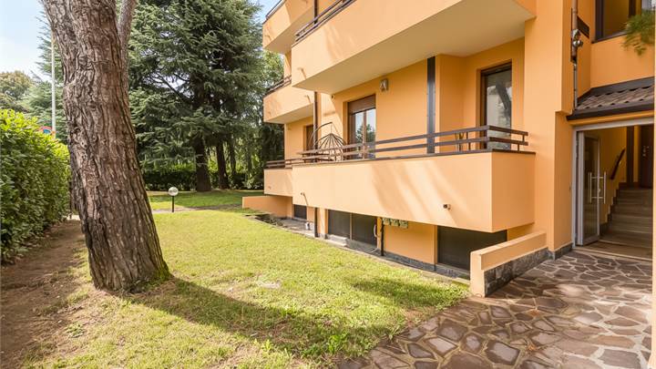 2 locali in vendita a Burago di Molgora